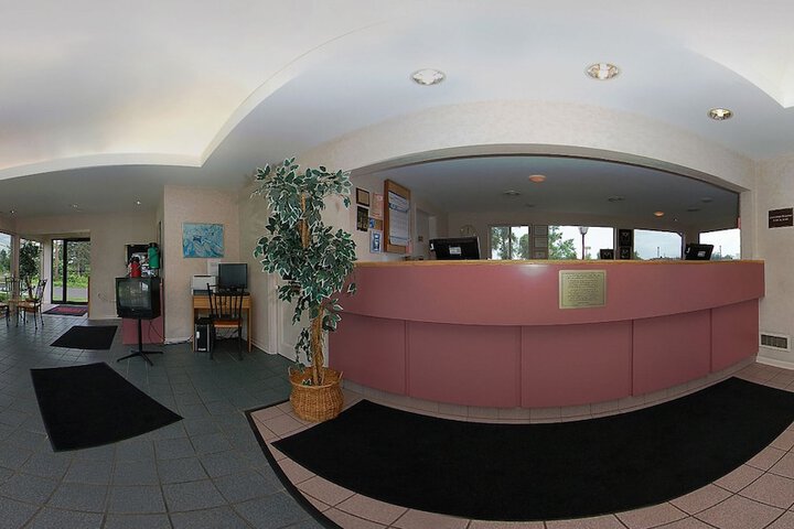 Econo Lodge South