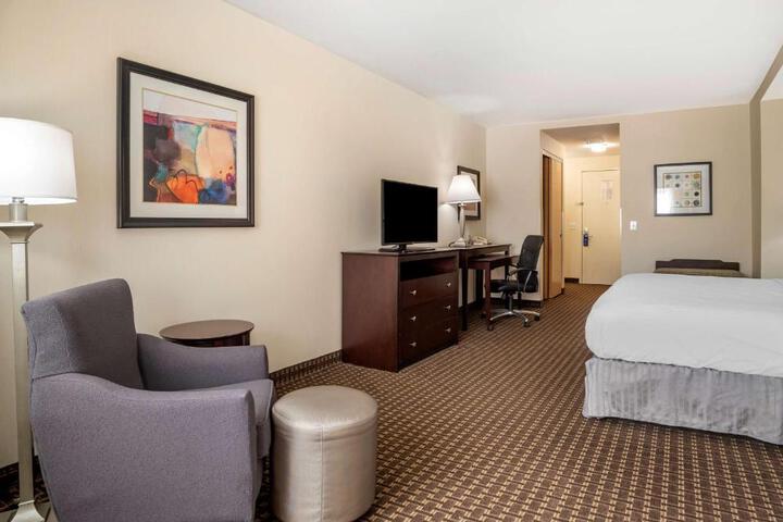 Best Western Plus Philadelphia Airport South at Widener University