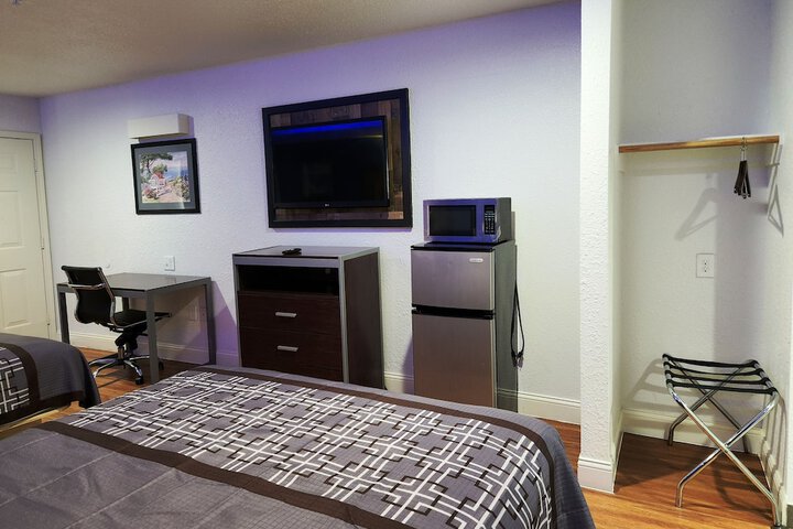Room 20 of 35