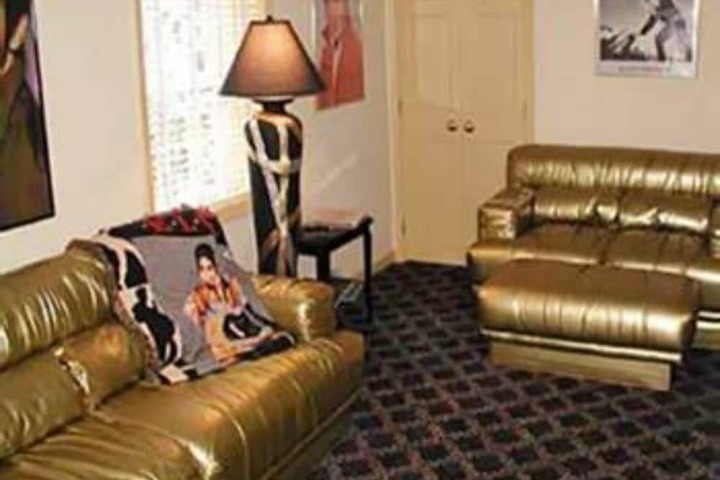 Room 44 of 77