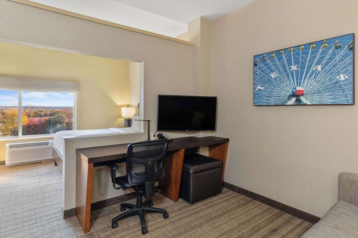 Cambria Hotel Plano Frisco