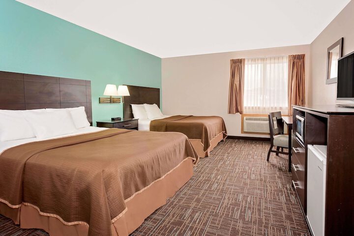 Room 6 of 15