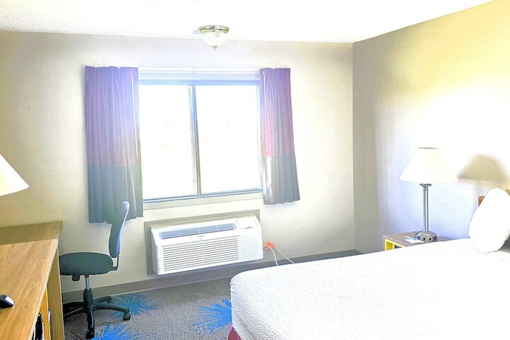 Room 6 of 60