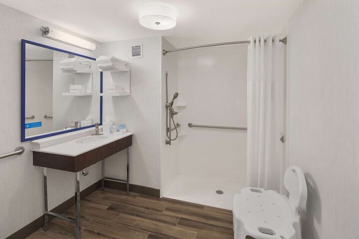 Room 7 of 30