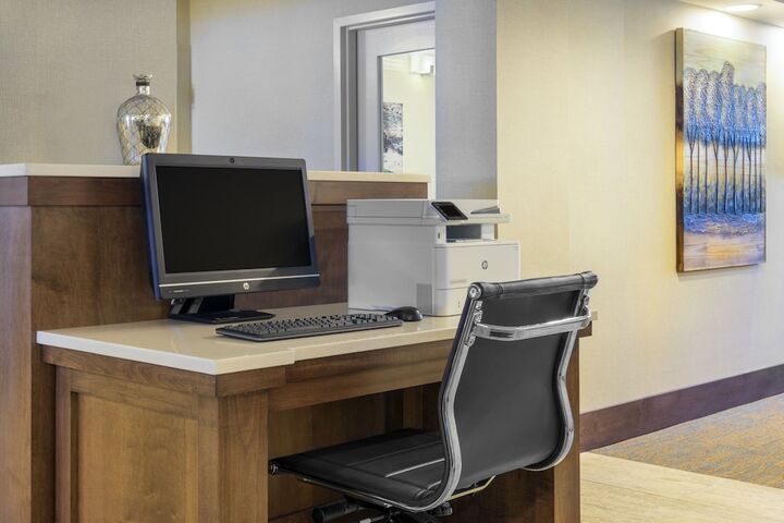 Business Center 32 of 32