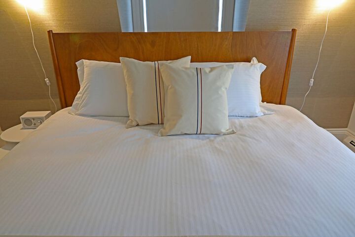 Room 48 of 72