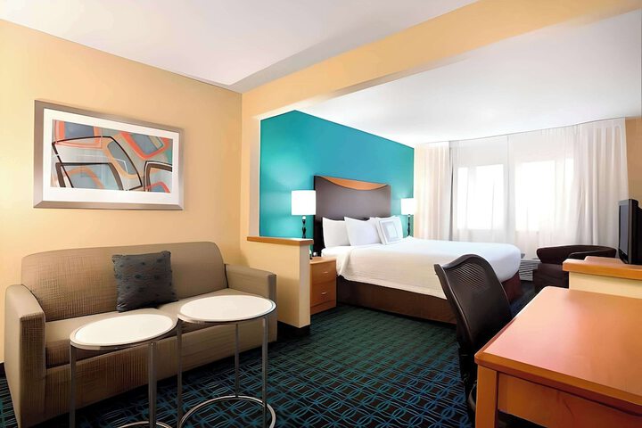 Dubuque Inn & Suites