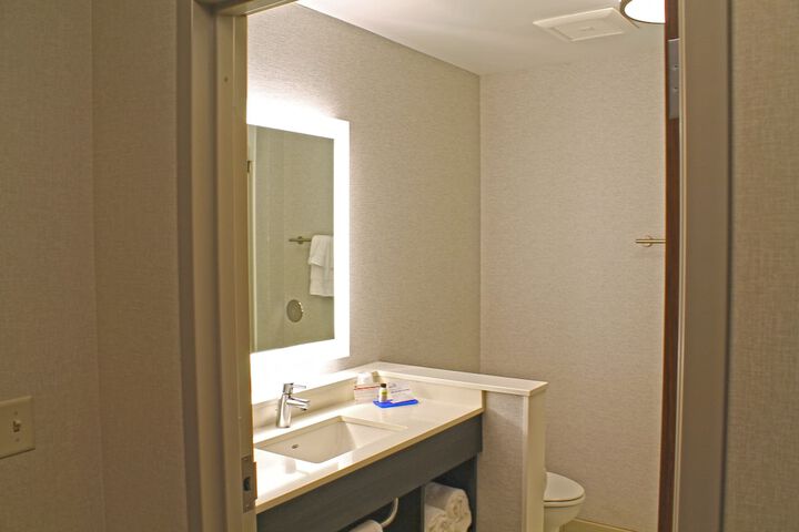 Room 43 of 63