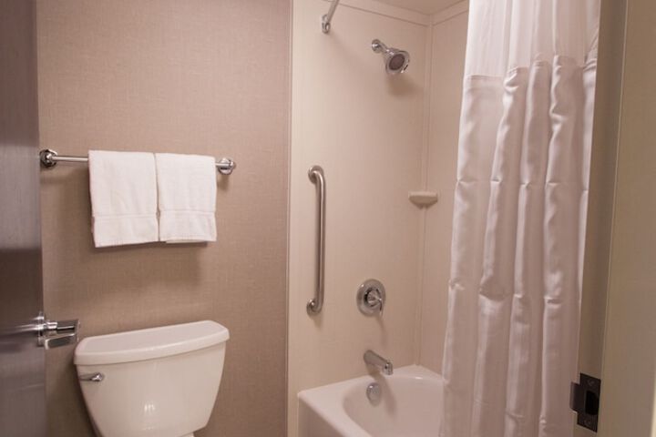 Garner Hotel Wadsworth by IHG