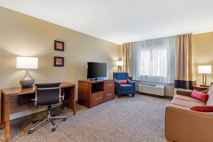 Room 17 of 28