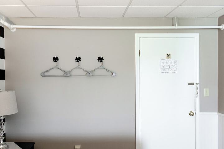 Room 115 of 153