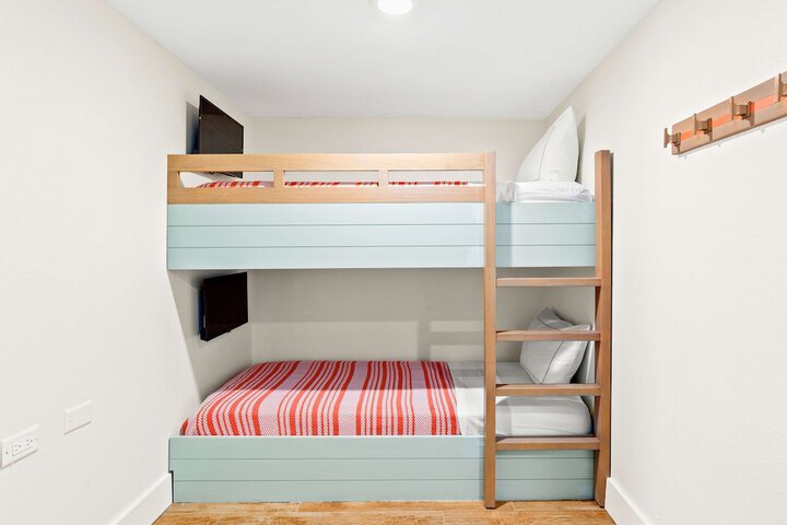 Room 41 of 172