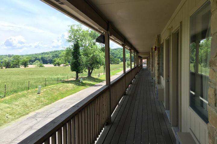 Salt Creek Inn