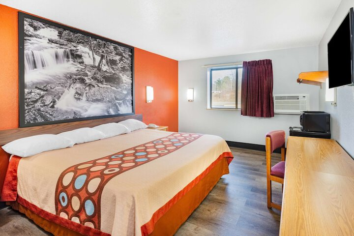 Room 15 of 26