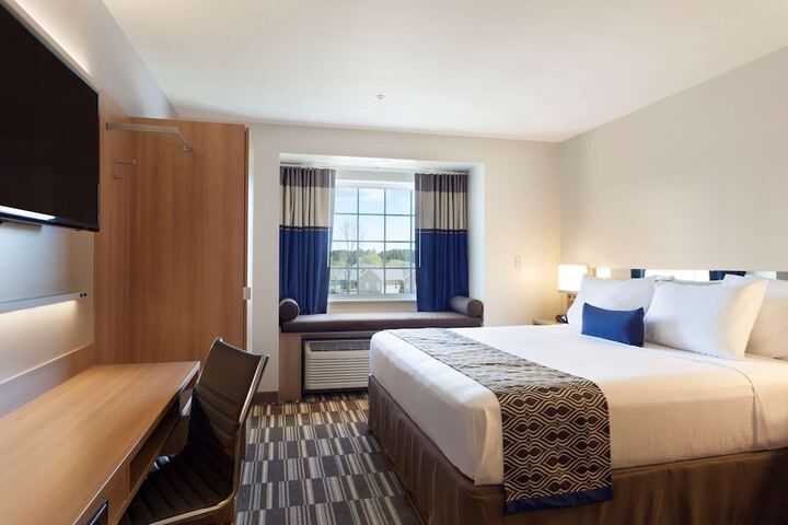 Room 14 of 30
