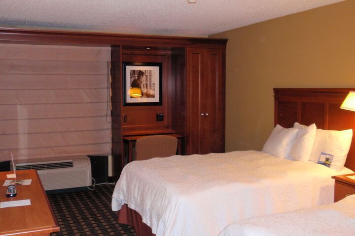 Room 16 of 28
