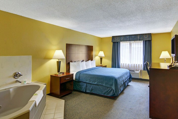 Room 18 of 28