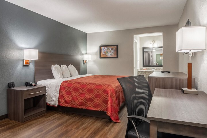 Room 14 of 26