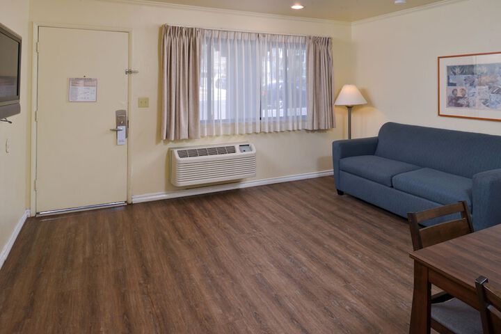 Room 48 of 92