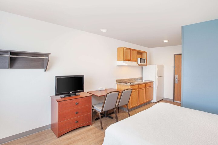 Room 4 of 16
