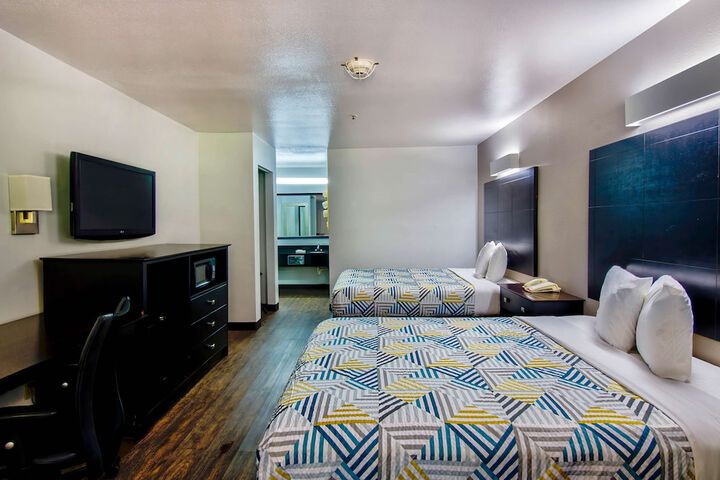 Room 10 of 26