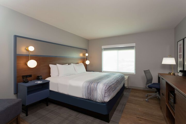 Room 27 of 36