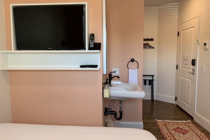 Room 4 of 21