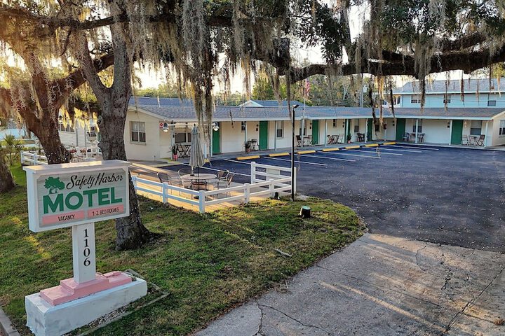 Safety Harbor Motel