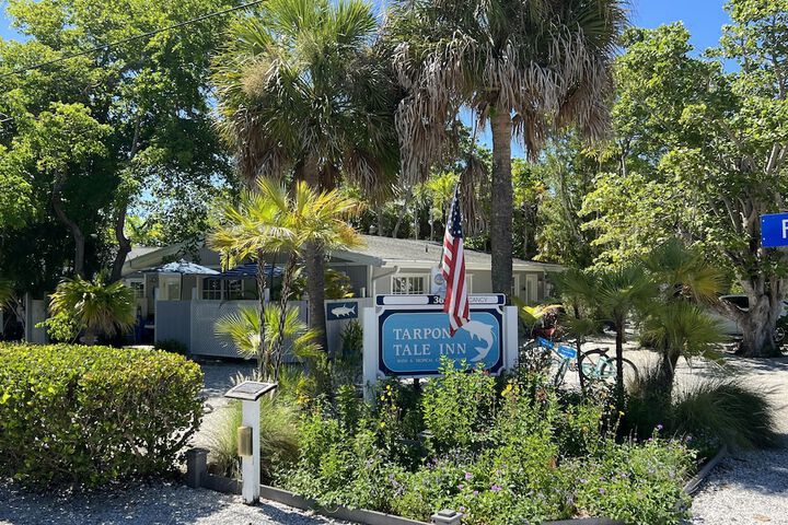 Tarpon Tale Inn