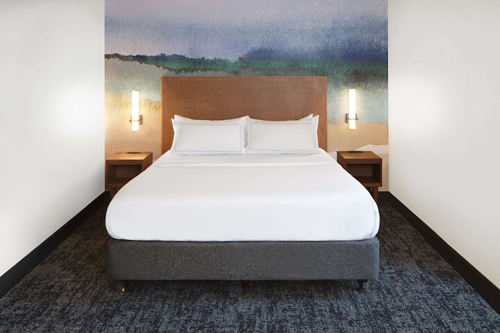 Room 13 of 35