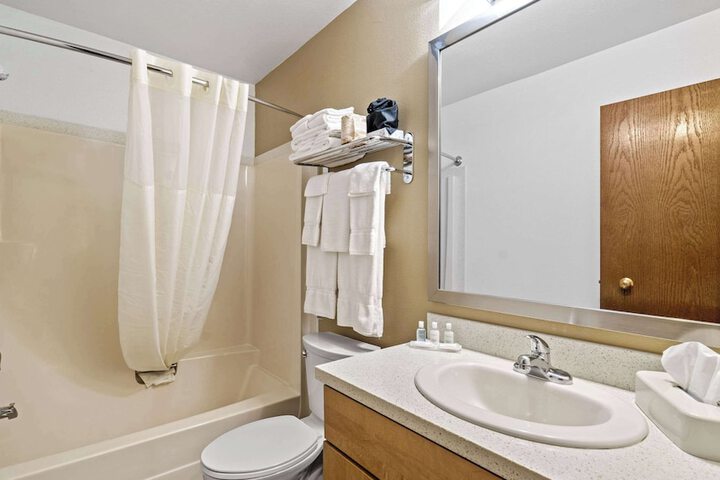 Room 52 of 89