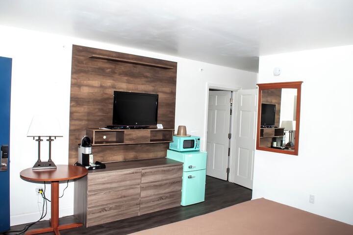 Flagship Inn and Suites