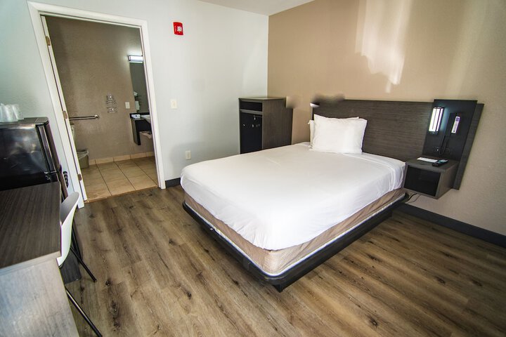 Room 28 of 52