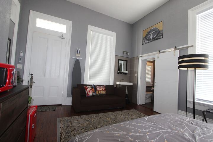 Room 60 of 171