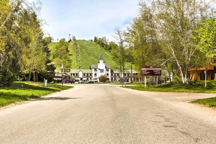 Bellaire Condo in Shanty Creek Resort!