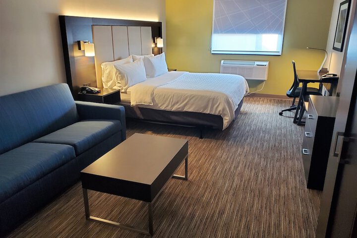 Room 7 of 26