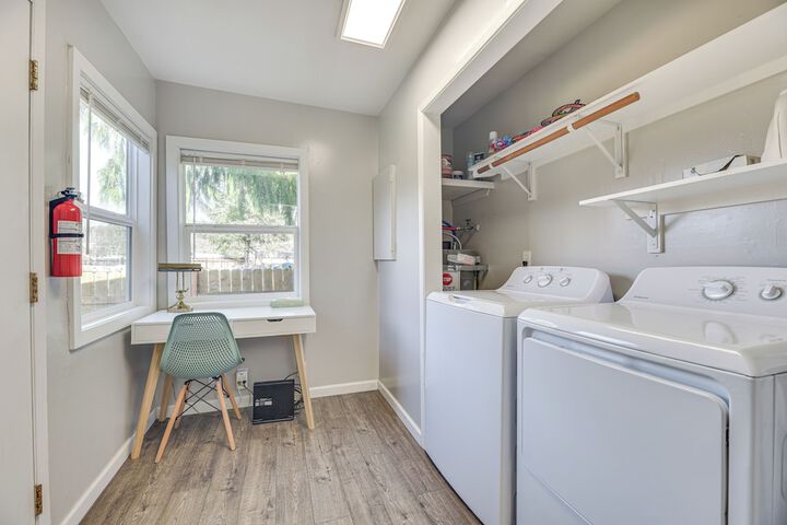 Pet-friendly Hoquiam Cottage w / River Access!