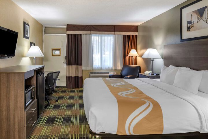 Room 32 of 45