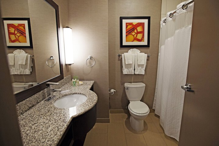 Room 21 of 65