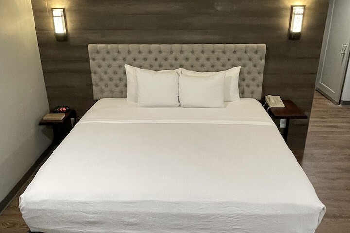 Room 43 of 105