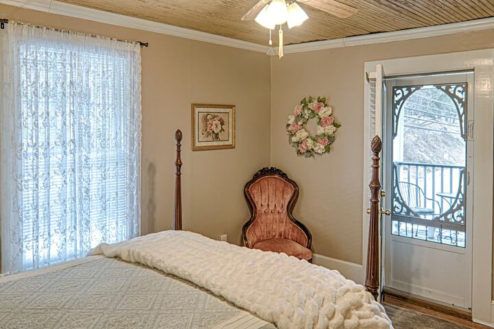 Broad River Inn