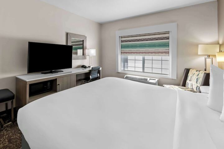 Room 25 of 39