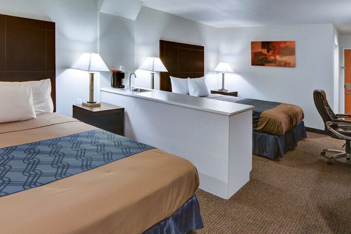 Room 15 of 18