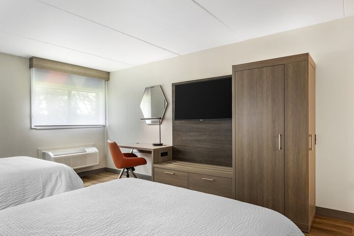 Room 21 of 43