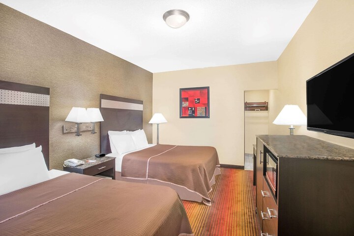 Room 12 of 22
