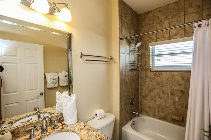 Room 12 of 27