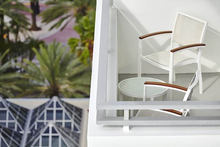 Loews Miami Beach Hotel – South Beach