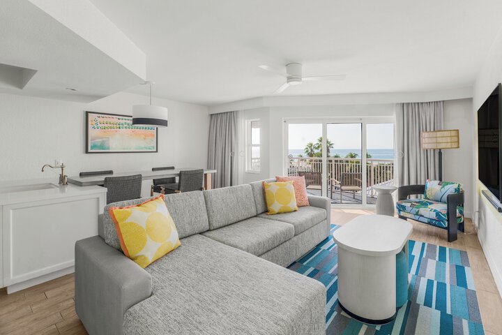 Beach House Suites by the Don CeSar
