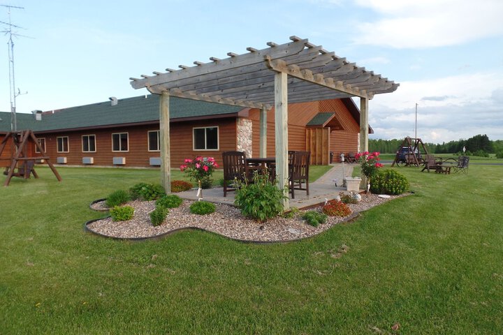 Chicaugon Lake Inn
