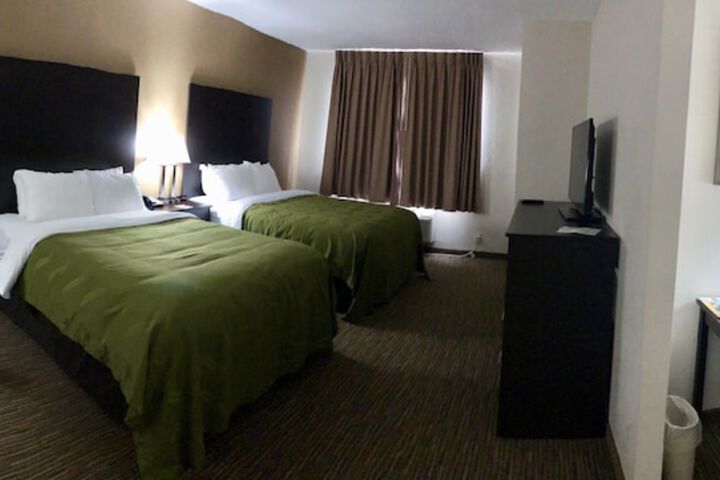 Room 6 of 17